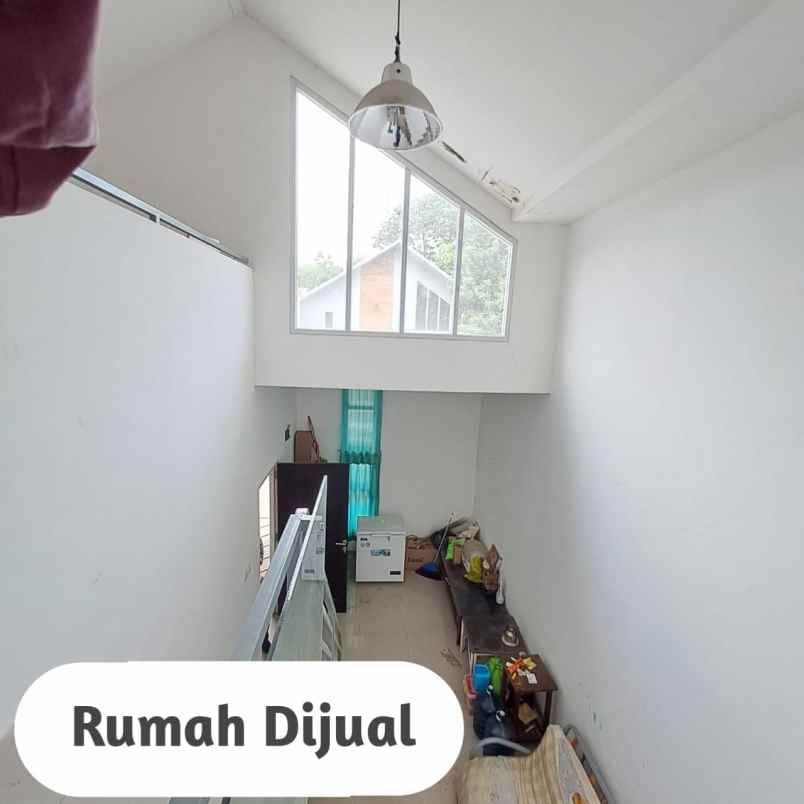 dijual rumah secondary terawat di meruyung limo depok