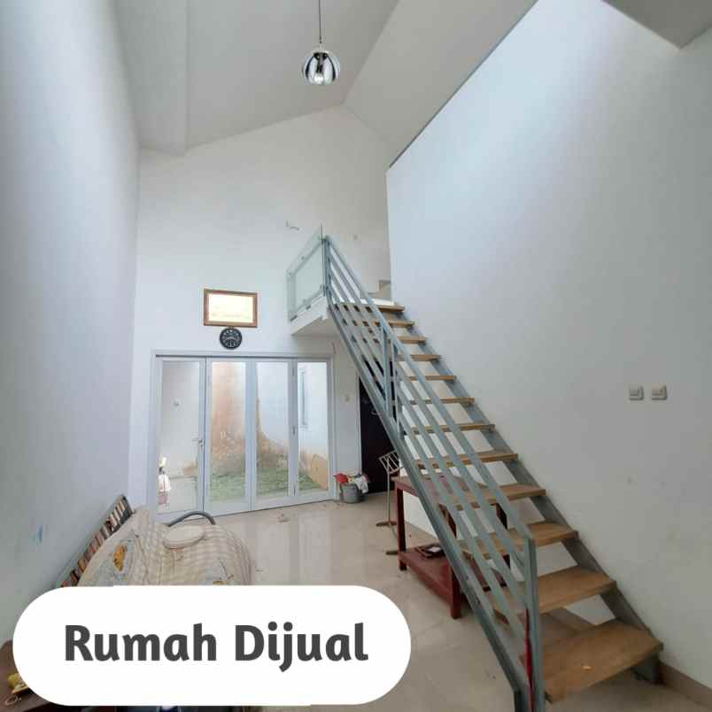 dijual rumah secondary terawat di meruyung limo depok