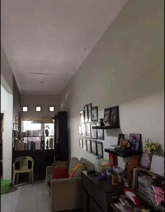 dijual rumah semampir barat