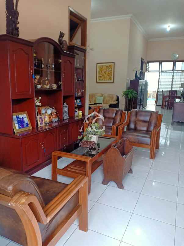 dijual rumah semi furnish di bukit dieng malang