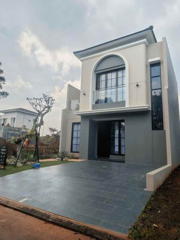 dijual rumah serena hill