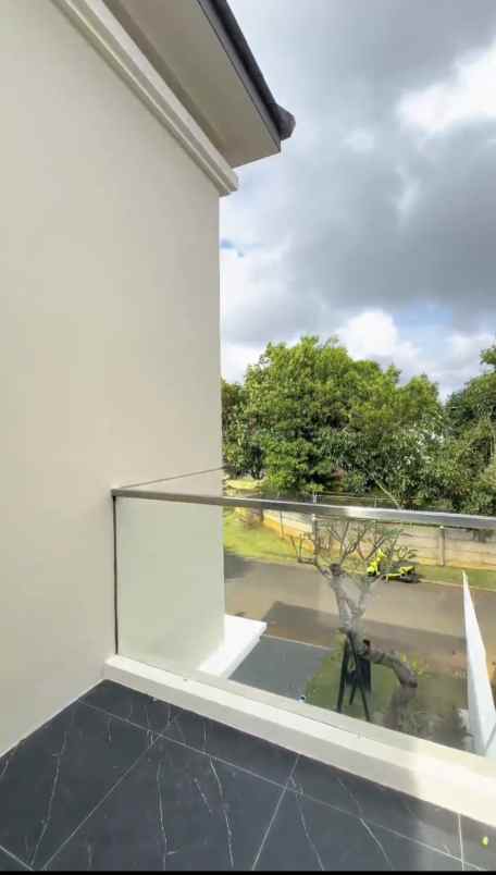 dijual rumah serena hill