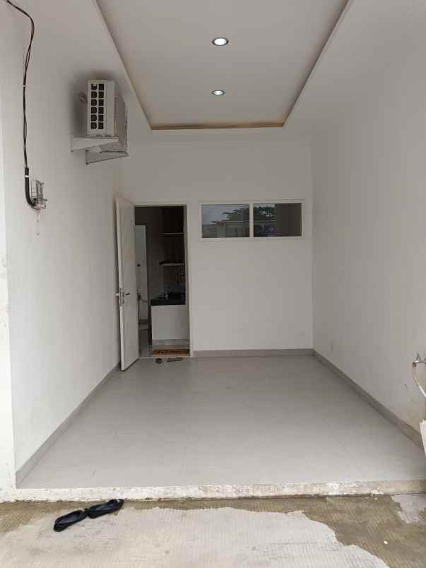 dijual rumah serua bukit indah