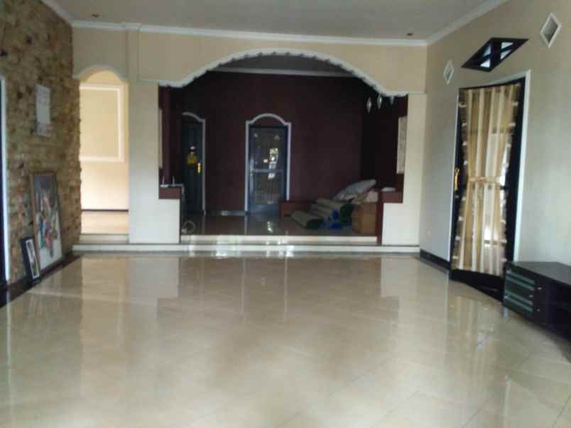 dijual rumah siap huni di perumahan mojopahit jember