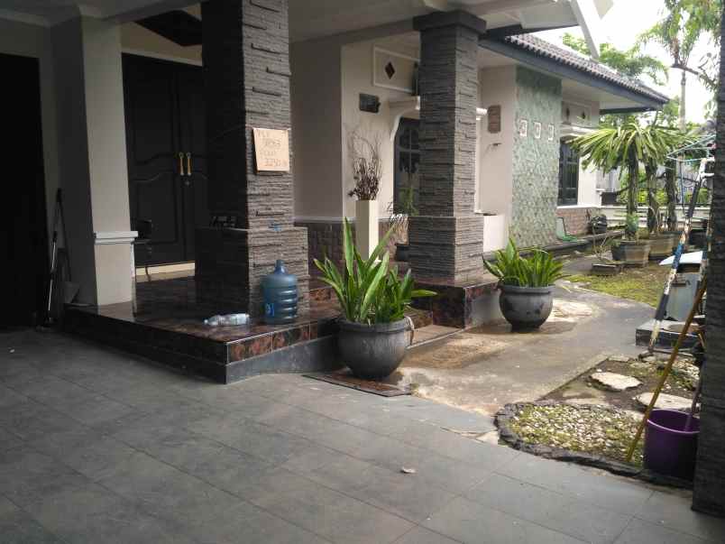 dijual rumah siap huni di perumahan mojopahit jember