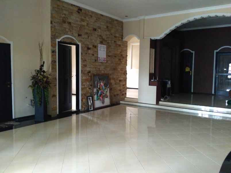 dijual rumah siap huni di perumahan mojopahit jember