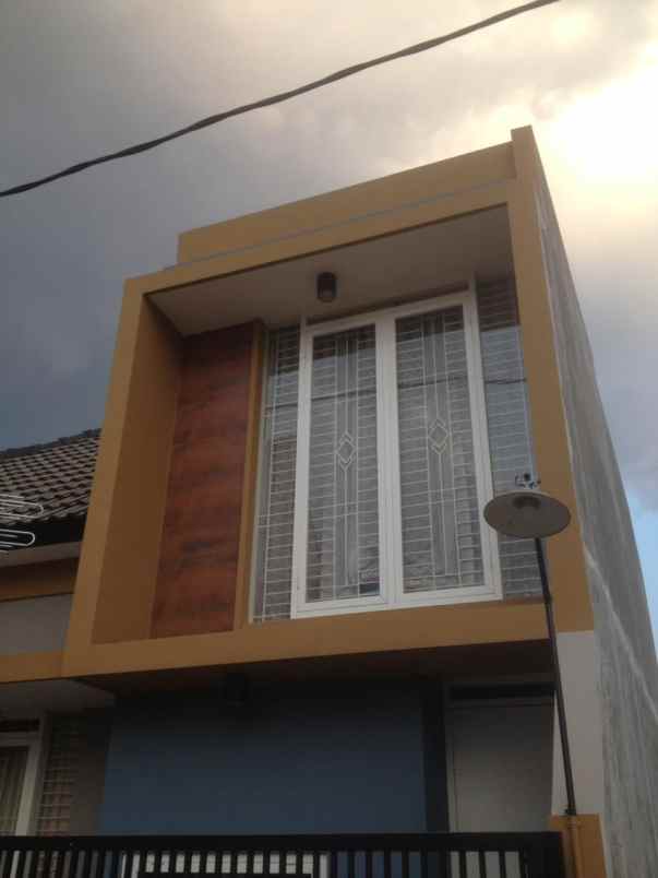 dijual rumah simpang kh yusuf