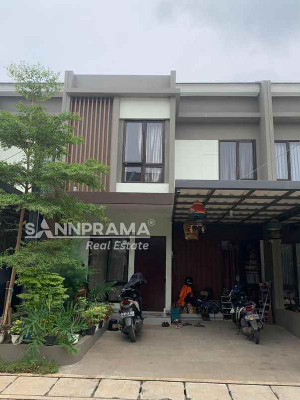 dijual rumah sindang sari