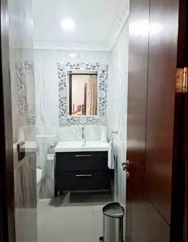 dijual rumah sutera alba alam sutera