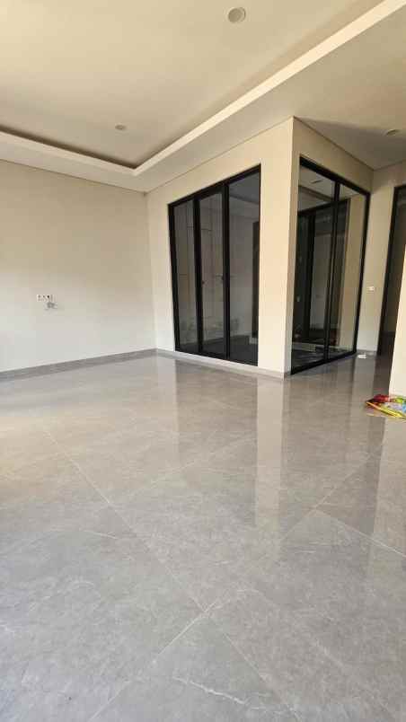 dijual rumah sutorejo