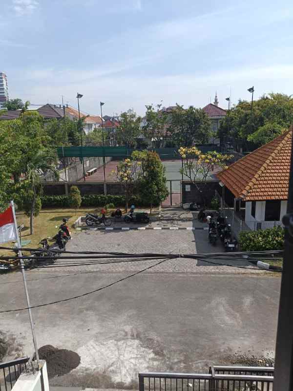 dijual rumah sutorejo prima