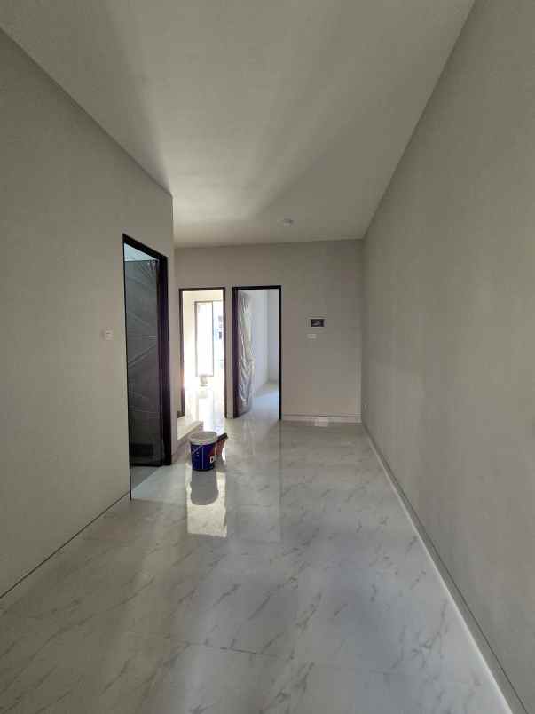 dijual rumah sutorejo prima