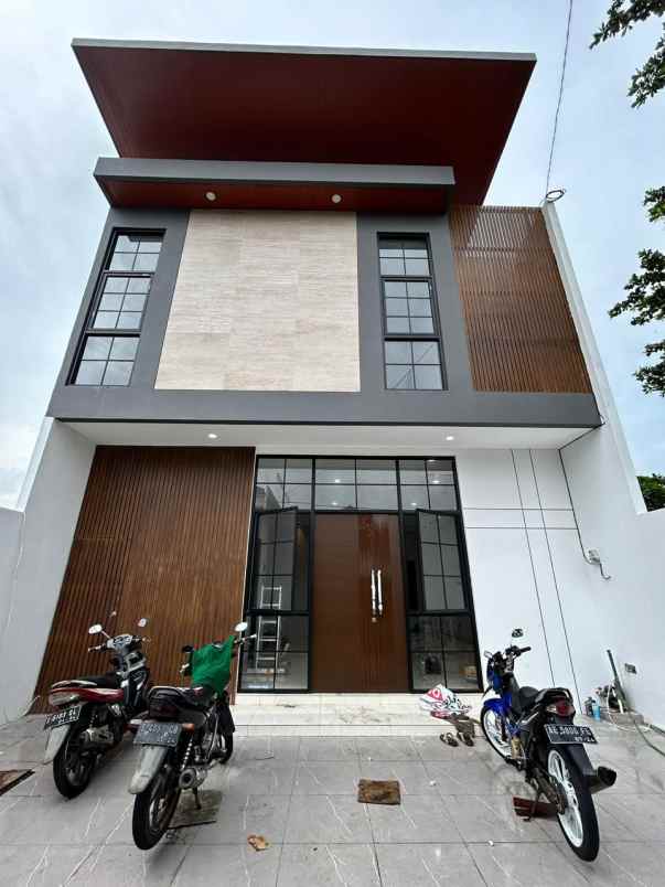 dijual rumah sutorejo timur