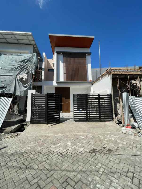 dijual rumah sutorejo timur