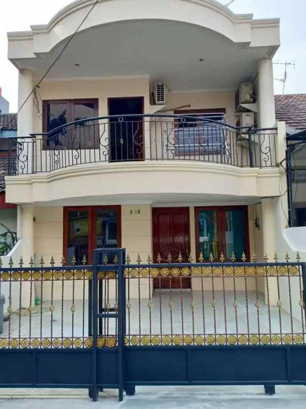 dijual rumah taman gading indah