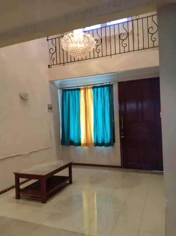 dijual rumah taman gading indah