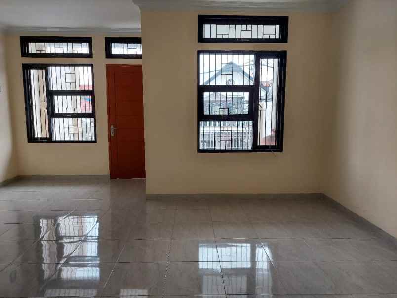 dijual rumah taman harapan baru