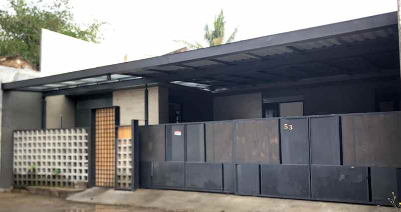 dijual rumah taman holis indah