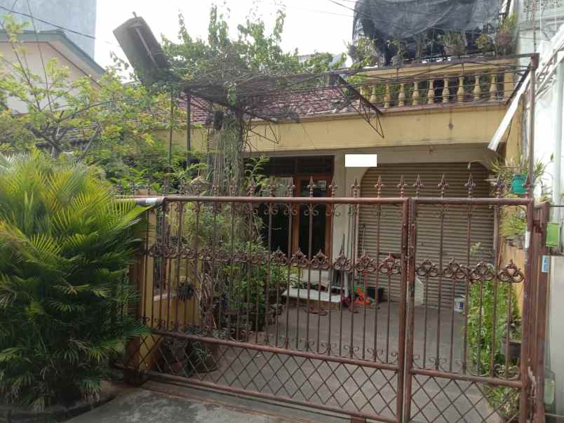 dijual rumah taman meruya