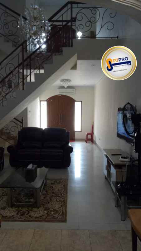 dijual rumah taman modern