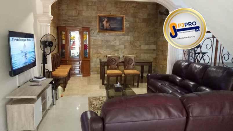 dijual rumah taman modern