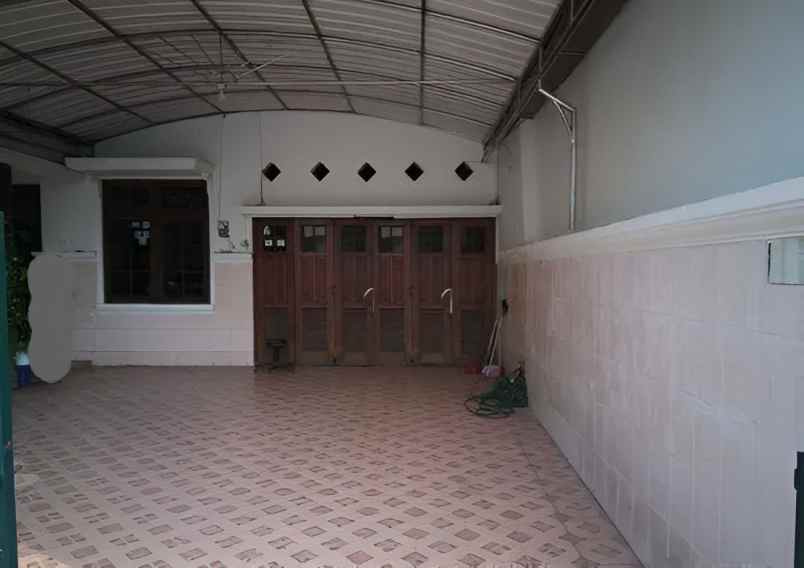 dijual rumah taman pondok indah wiyung