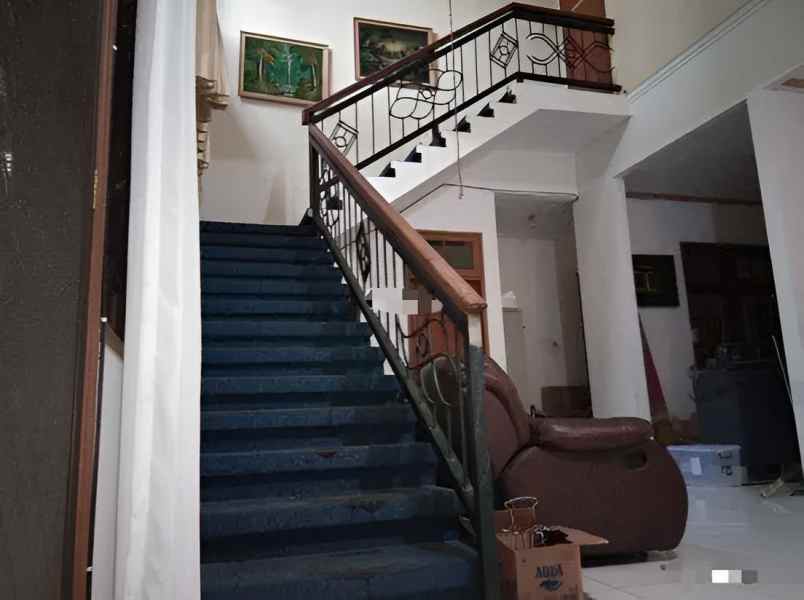 dijual rumah taman pondok indah wiyung