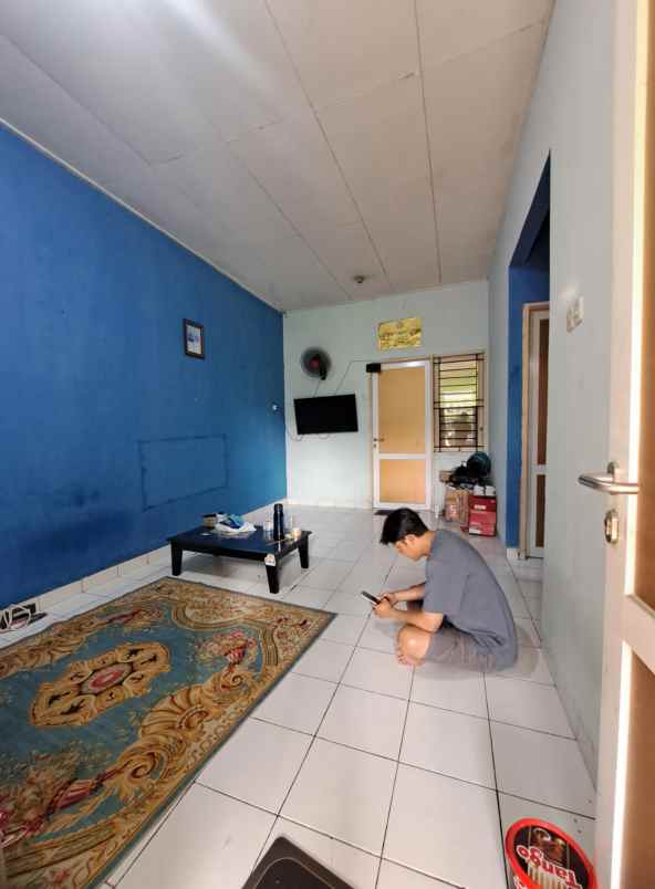 dijual rumah taman royal