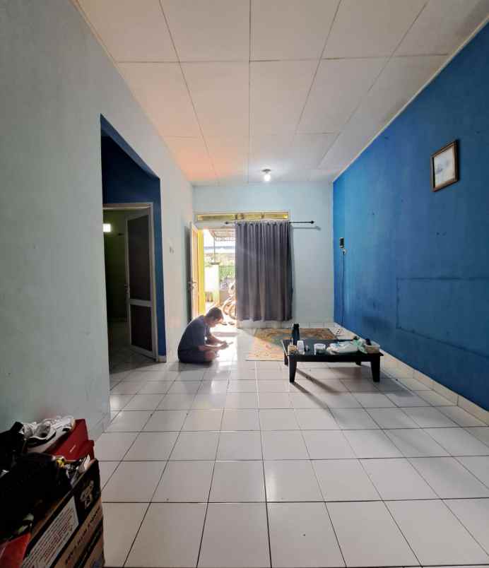 dijual rumah taman royal