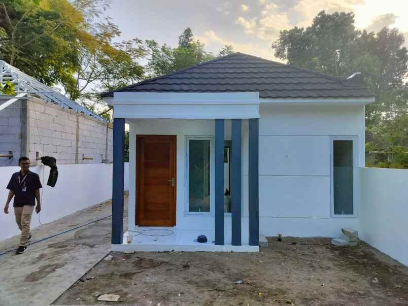 dijual rumah tamanmartani kalasan