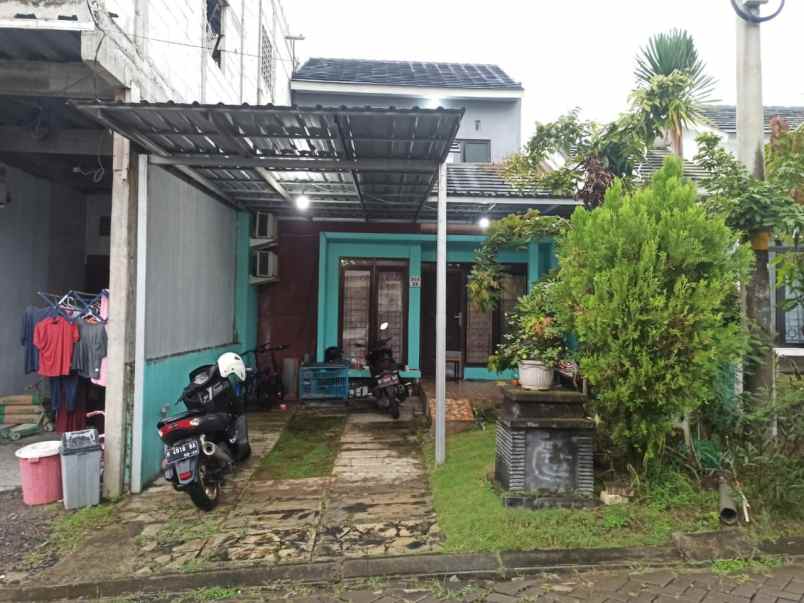 dijual rumah tamansari hills