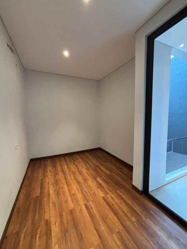 dijual rumah telaga bodas