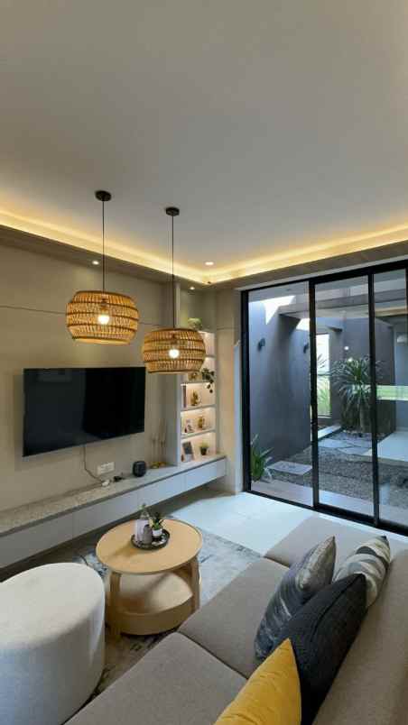 dijual rumah telaga kahuripan kemang