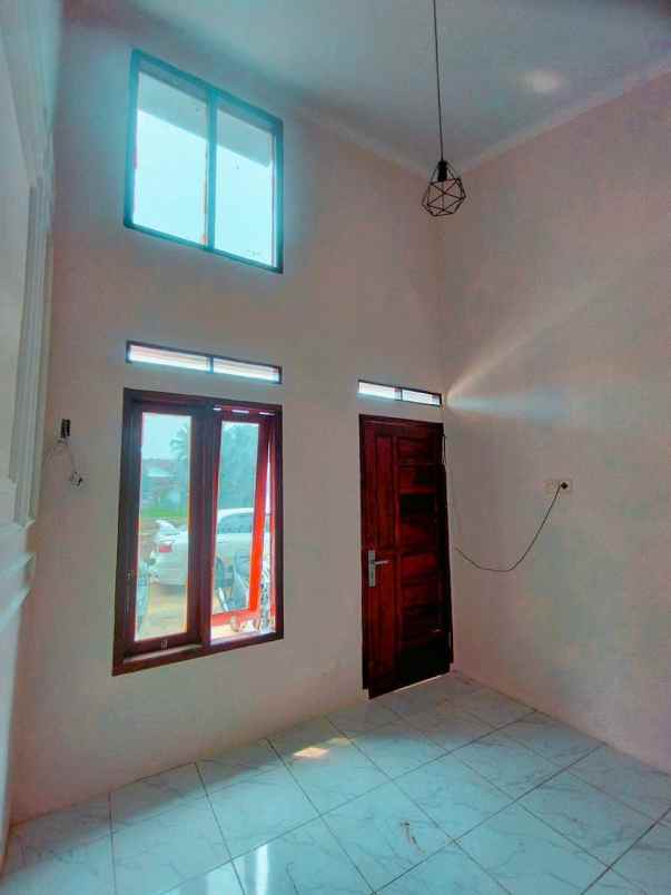 dijual rumah tenjo