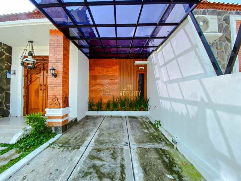dijual rumah tlogo