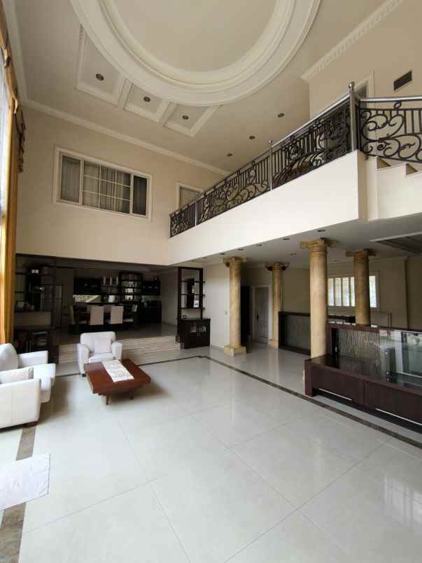 dijual rumah villa sentra raya citraland