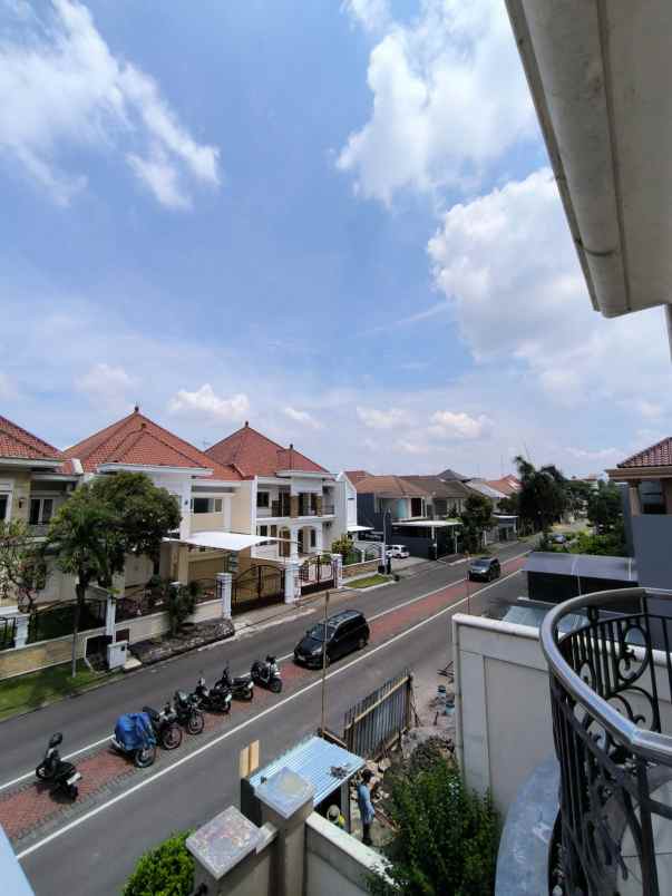 dijual rumah villa sentra raya citraland