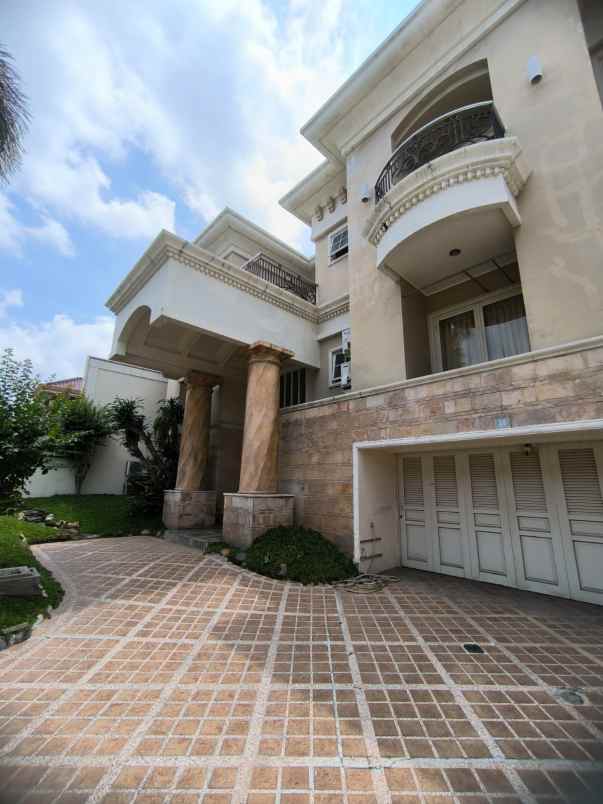 dijual rumah villa sentra raya citraland