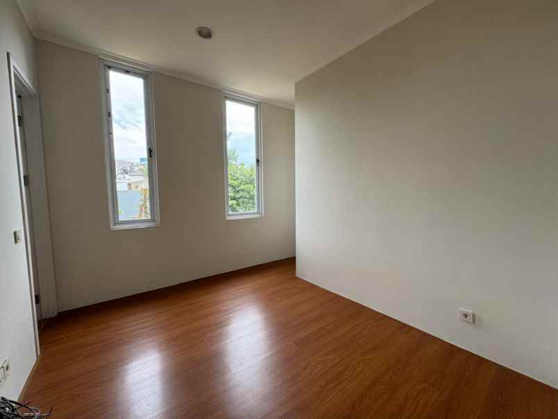 dijual rumah vivacia the eminent bsd city