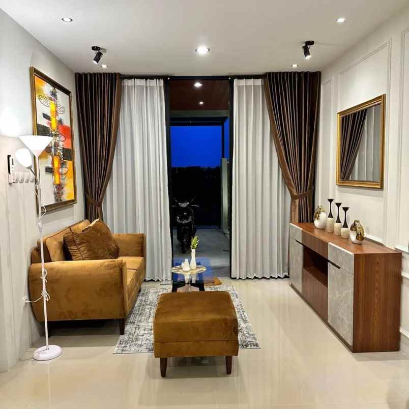 dijual rumah wedomartani dekat sd model