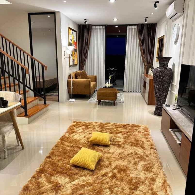 dijual rumah wedomartani dekat sd model