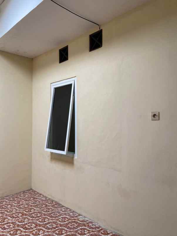 dijual rumah wiguna