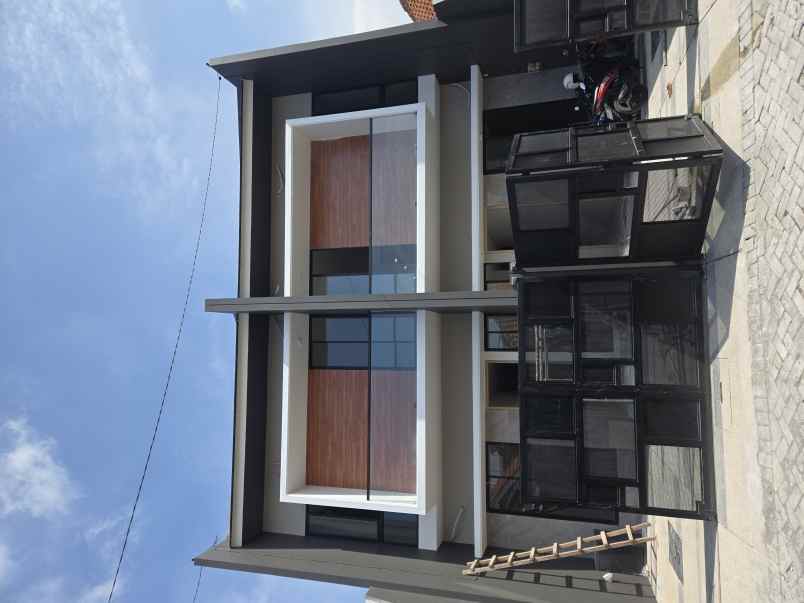 dijual rumah wisma mukti