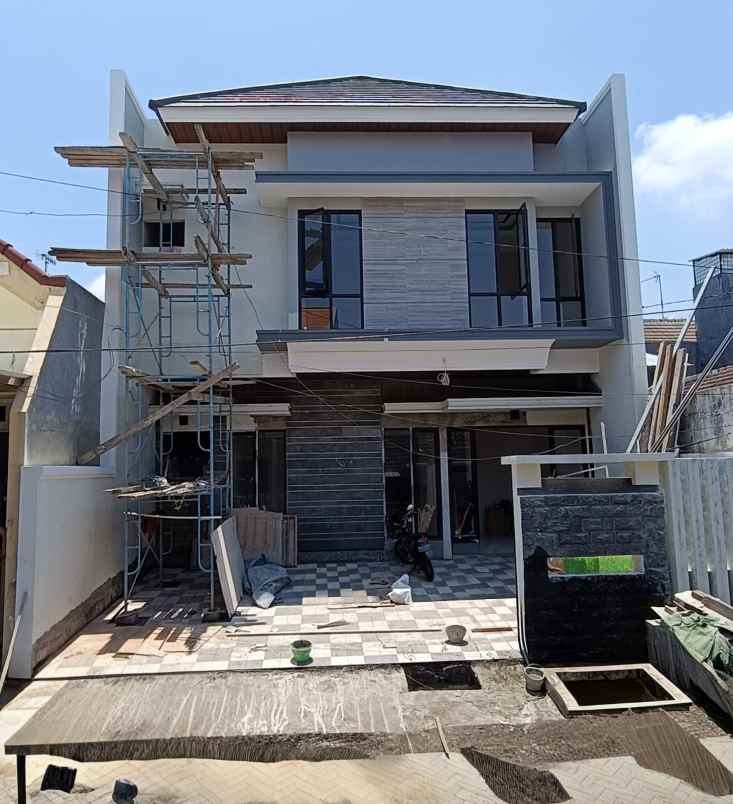 dijual rumah wisma permai