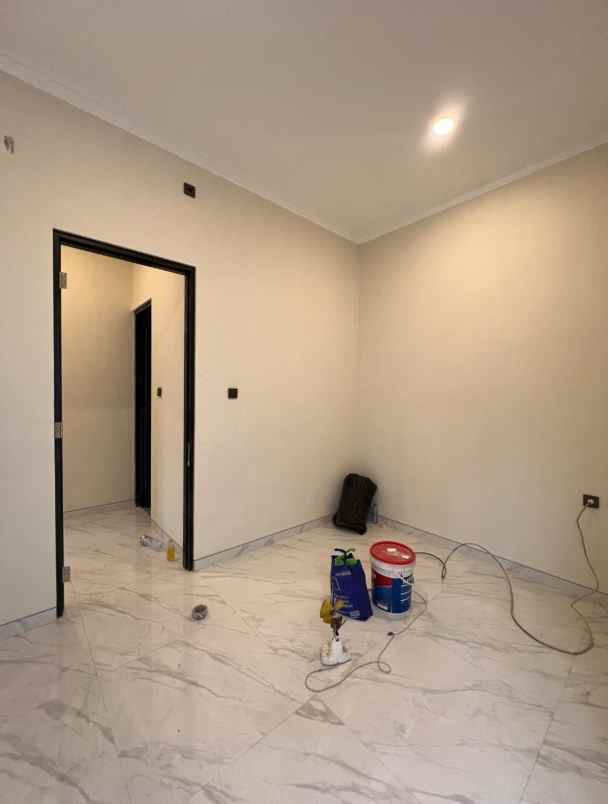 dijual rumah wisma permai