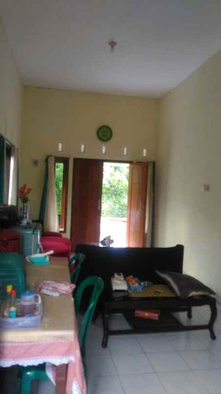 dijual tanah dan rumah siap huni