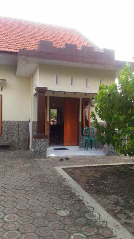 dijual tanah dan rumah siap huni