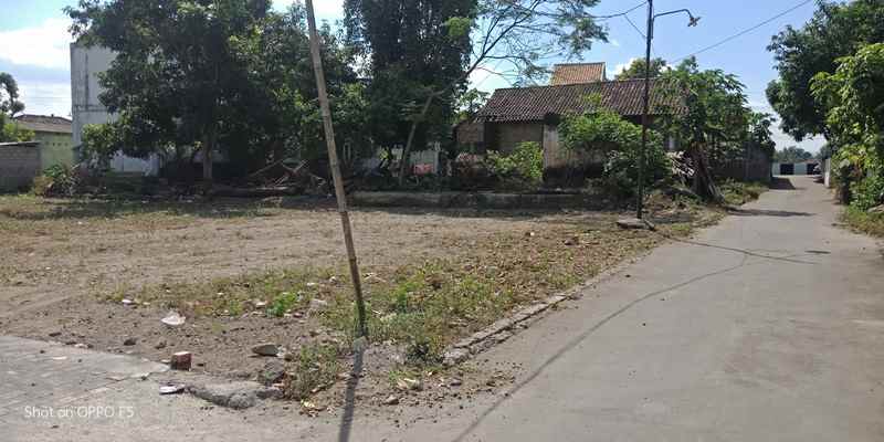 dijual tanah sanggrahan kec prambanan