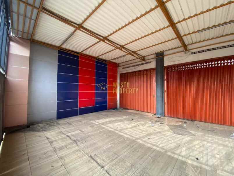 dijual tempat usaha parkiran luas di gedong kuning