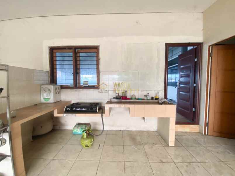 dijual tempat usaha parkiran luas di gedong kuning